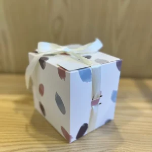 بوكس الأبيض الملوّن